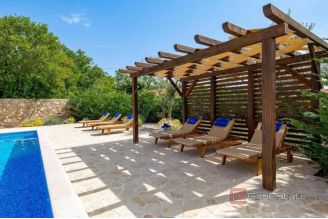 020 1021 26 Krk Luxurious villa with a pool in a quiet location for sale
