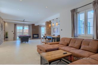 020 1021 26 Krk Luxurious villa with a pool in a quiet location for sale