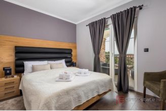 020 1021 26 Krk Luxurious villa with a pool in a quiet location for sale