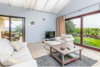 019 1021 27 Krk Luxurious villa with a pool and sea view for sale