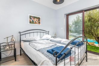 019 1021 27 Krk Luxurious villa with a pool and sea view for sale