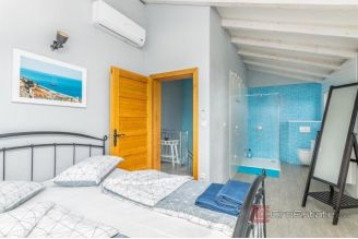 019 1021 27 Krk Luxurious villa with a pool and sea view for sale