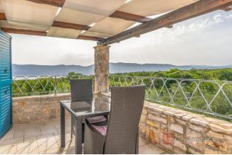 019 1021 27 Krk Luxurious villa with a pool and sea view for sale