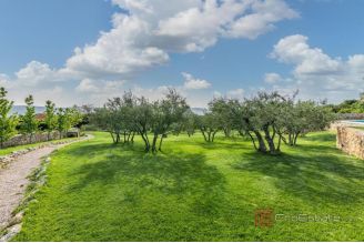 019 1021 27 Krk Luxurious villa with a pool and sea view for sale