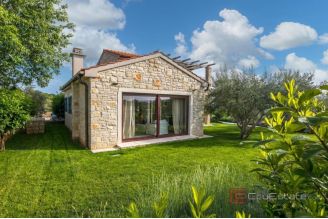 019 1021 27 Krk Luxurious villa with a pool and sea view for sale