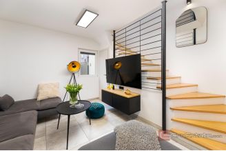 017 1021 29 Krk House with sea view for sale