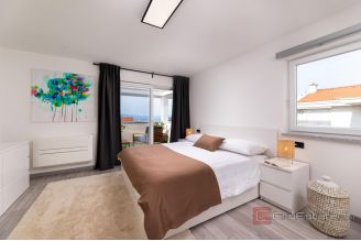 017 1021 29 Krk House with sea view for sale