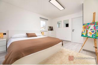 017 1021 29 Krk House with sea view for sale