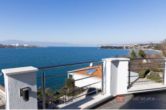 015 1021 31 Krk House by the sea for sale