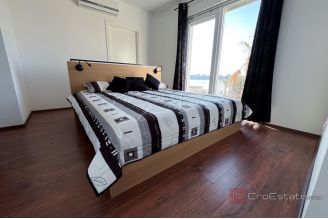 015 1021 31 Krk House by the sea for sale