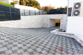 015 1021 31 Krk House by the sea for sale