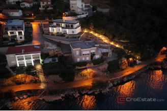 015 1021 31 Krk House by the sea for sale