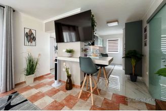 014 2043 179 Pakostane Three bedroom apartment with parking for sale