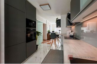 014 2043 179 Pakostane Three bedroom apartment with parking for sale