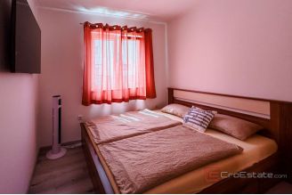 014 2043 179 Pakostane Three bedroom apartment with parking for sale