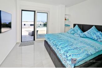 014 1021 33 Krk Modern villa with sea view for sale