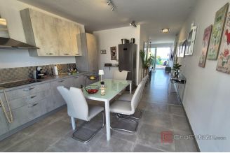 013 1021 34 Krk Apartment with pool and sea view for sale