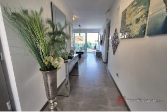 013 1021 34 Krk Apartment with pool and sea view for sale