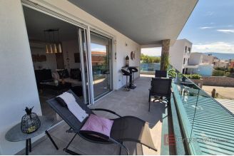 013 1021 34 Krk Apartment with pool and sea view for sale