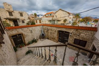 013 2035 256 Kastela Stone residence in the first row to the sea for sale