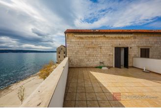 013 2035 256 Kastela Stone residence in the first row to the sea for sale