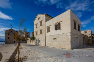 013 2035 256 Kastela Stone residence in the first row to the sea for sale
