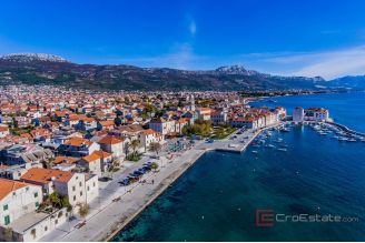013 2035 256 Kastela Stone residence in the first row to the sea for sale