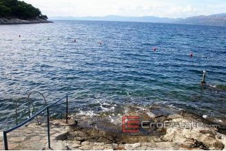 18 4248 30 Brac House For Sale