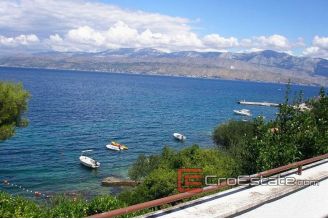 18 4248 30 Brac House For Sale