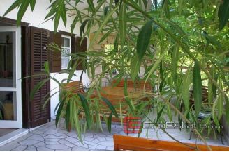 18 4248 30 Brac House For Sale