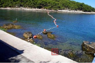 18 4248 30 Brac House For Sale