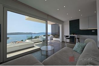 015 2035 257 Trogir Luxury penthouse with an open sea view for sale