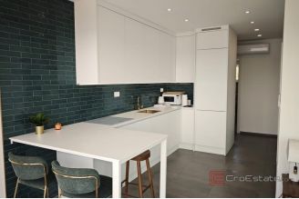 015 2035 257 Trogir Luxury penthouse with an open sea view for sale