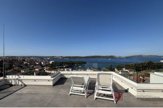 015 2035 257 Trogir Luxury penthouse with an open sea view for sale