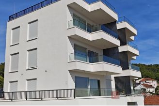 015 2035 257 Trogir Luxury penthouse with an open sea view for sale