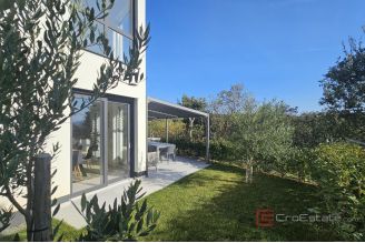 016 1023 20 island krk duplex apartment with garden for sale