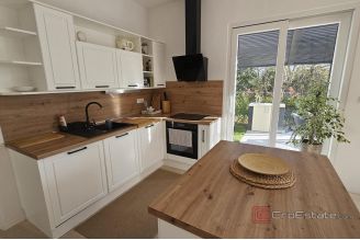 016 1023 20 island krk duplex apartment with garden for sale