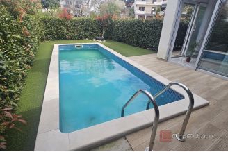 018 1023 21 Krk Three storey apartment with pool for sale