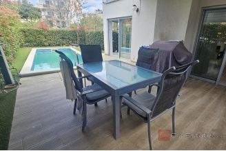 018 1023 21 Krk Three storey apartment with pool for sale