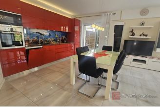 018 1023 21 Krk Three storey apartment with pool for sale