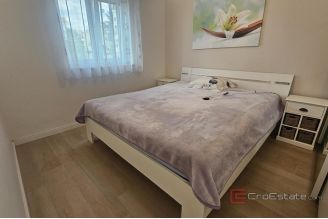 018 1023 21 Krk Three storey apartment with pool for sale