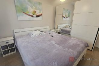 018 1023 21 Krk Three storey apartment with pool for sale