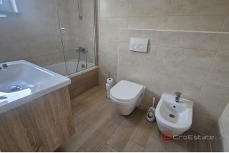 018 1023 21 Krk Three storey apartment with pool for sale