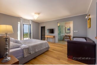 019 1026 15 Zadar Luxurious villa with tennis court for sale