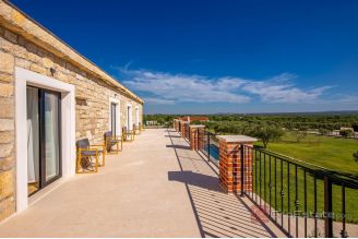 019 1026 15 Zadar Luxurious villa with tennis court for sale