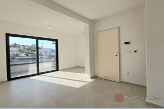 001 2047 89 Ciovo Penthouse with rooftop terrace sale
