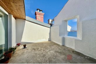 013 1024 34 Opatija Spacious apartment with separate studio apartment for sale