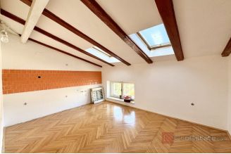 013 1024 34 Opatija Spacious apartment with separate studio apartment for sale