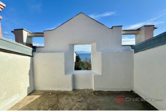 013 1024 34 Opatija Spacious apartment with separate studio apartment for sale