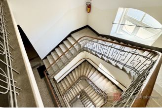 013 1024 34 Opatija Spacious apartment with separate studio apartment for sale